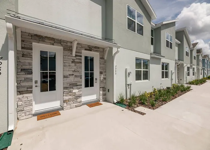 7992 Charming 5Bd Disney Home